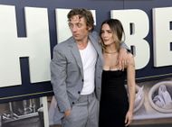 Jeremy Allen White and Addison Timlin (Image via Getty)